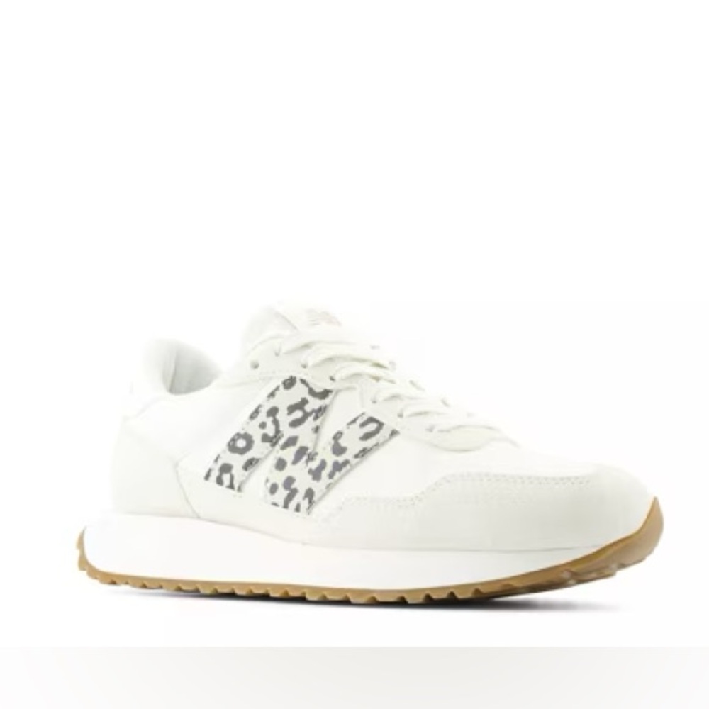New Balance 237 Sneaker - Women's Size 9
